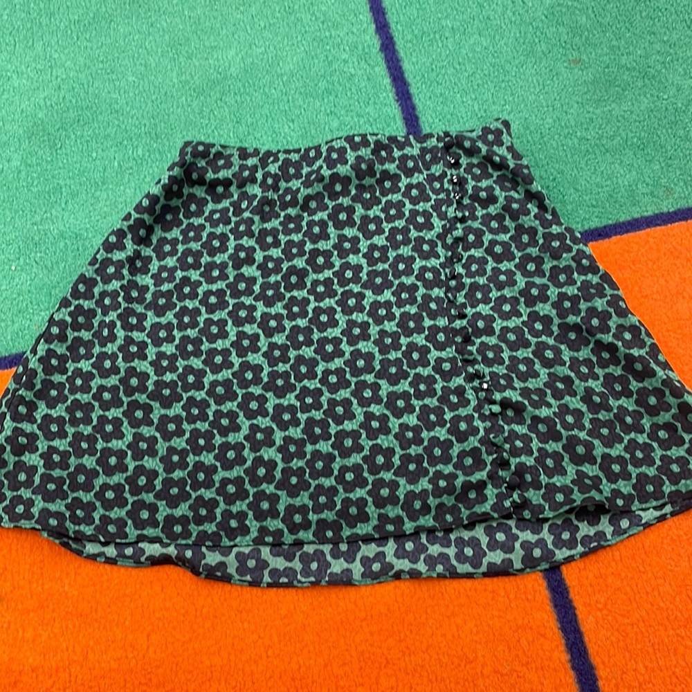Urban outfitters mini flower skirt medium